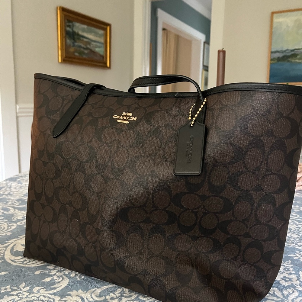 Coach Town Tote in Signature Canvas in Black and dark brown - Picture 5 of 5